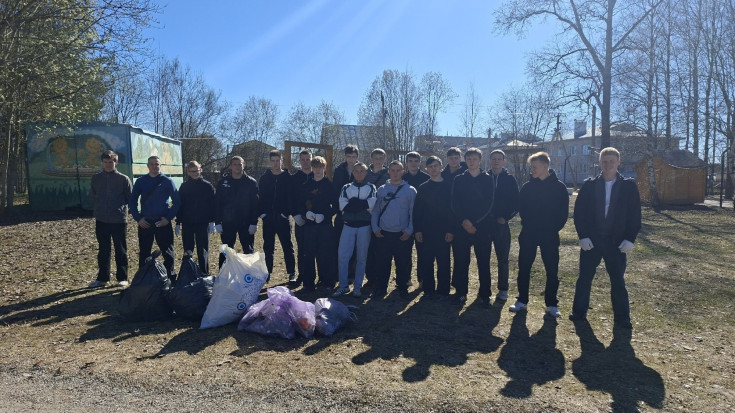 Субботник в центральном парке 1